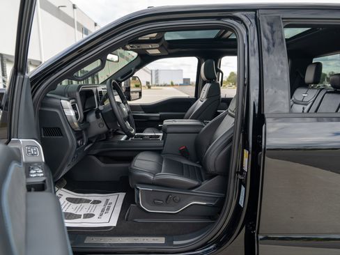 Used 2025 Ford F450 Platinum image 29