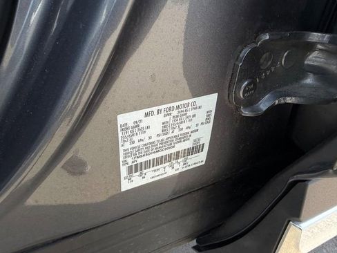 Used 2021 Ford Explorer XLT image 23