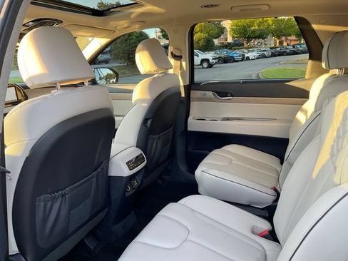 Used 2022 Hyundai Palisade Limited FWD image 25