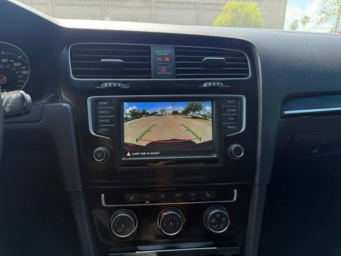 Used 2016 Volkswagen GTI SE FWD image 13