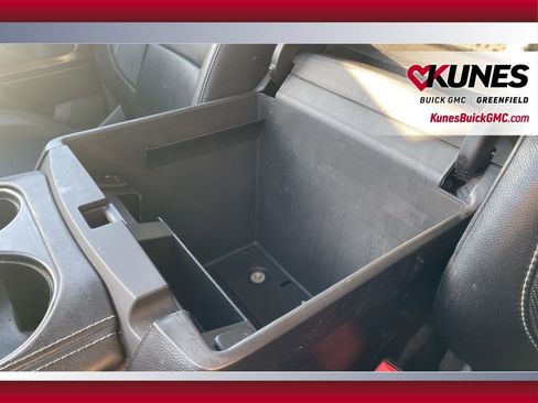 Used 2016 GMC Yukon XL SLT image 30