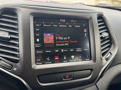 Used 2020 Jeep Cherokee Trailhawk w/ Cold Weather Group AWD/4WD image 23