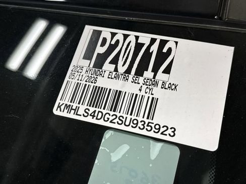 Used 2025 Hyundai Elantra SEL FWD image 30