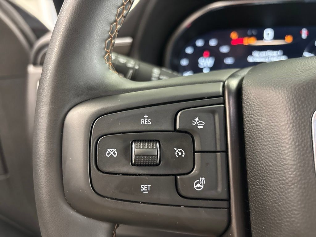 Used 2024 GMC Yukon AT4 w/ Technology Package AWD/4WD image 20