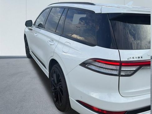Used 2023 Lincoln Aviator Reserve w/ Equipment Group 201A AWD/4WD image 6