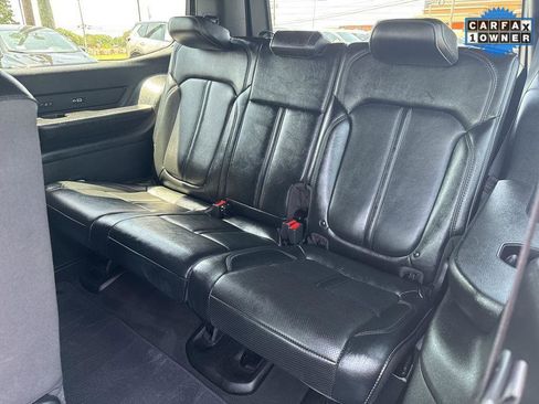 Used 2023 Jeep Wagoneer Series III w/ Preferred Equipment Group image 14