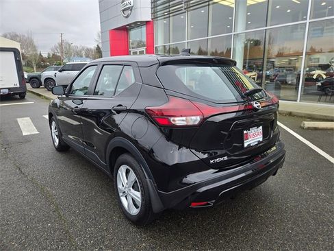 Used 2024 Nissan Kicks S image 9