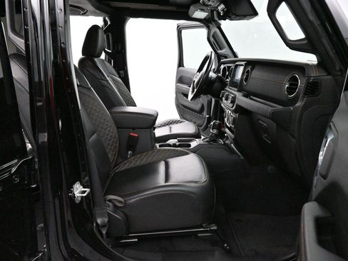 Used 2021 Jeep Wrangler Unlimited Sahara AWD/4WD image 31