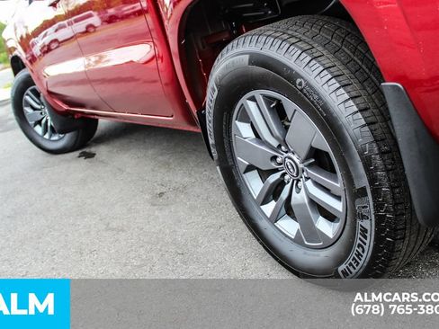 Used 2025 Nissan Frontier SV RWD image 12