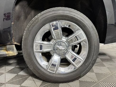 Used 2015 Chevrolet Suburban LT w/ Luxury Package image 50