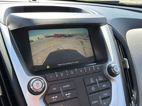 Used 2017 Chevrolet Equinox LT w/ Driver Confidence Package II AWD/4WD image 18