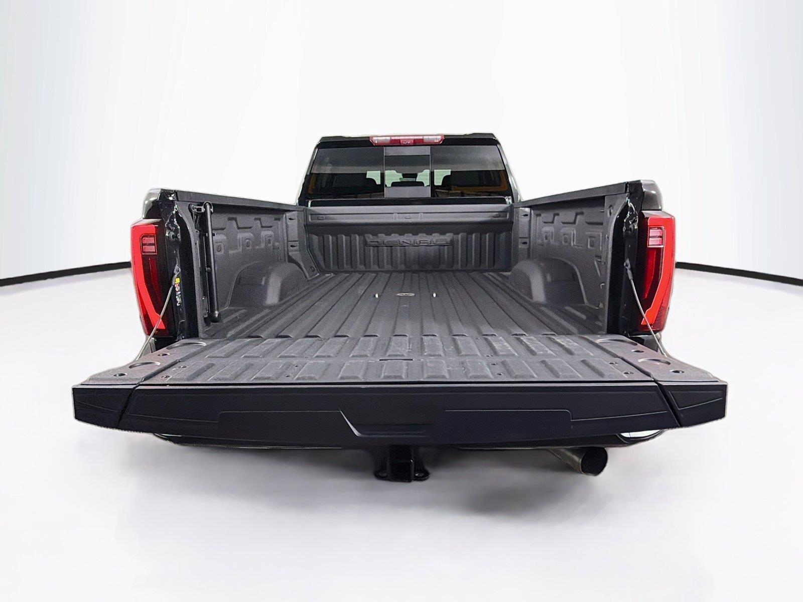 Used 2024 GMC Sierra 3500 Denali w/ Denali Reserve Package AWD/4WD image 14