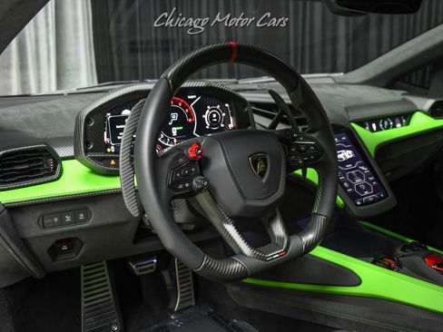 Used 2025 Lamborghini Revuelto AWD/4WD image 8