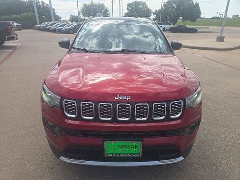 Used 2025 Jeep Compass Limited AWD/4WD image 8