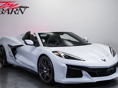 Used 2024 Chevrolet Corvette Z06 RWD image 7