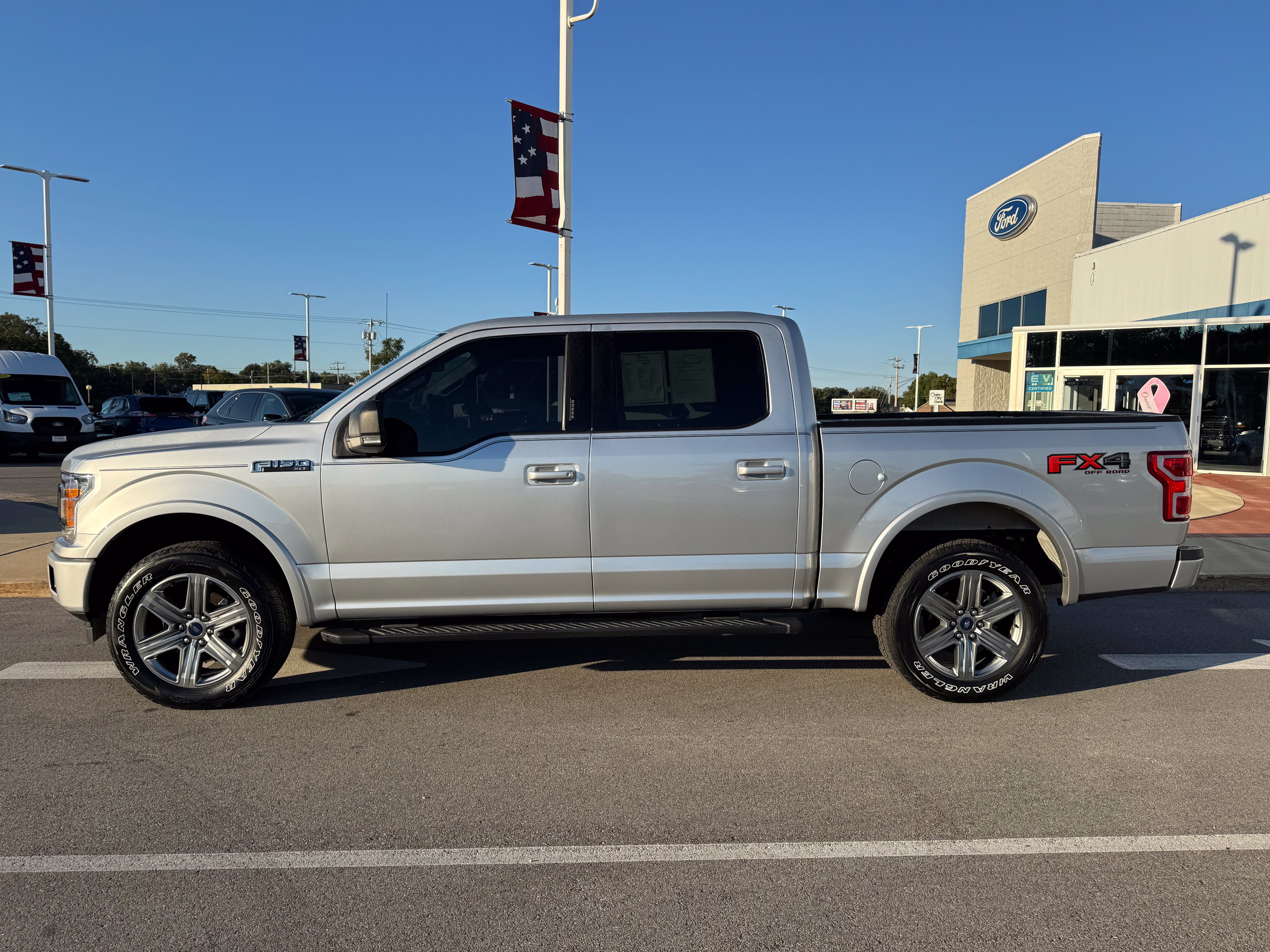 Used 2019 Ford F150 XLT w/ Equipment Group 302A Luxury AWD/4WD image 4