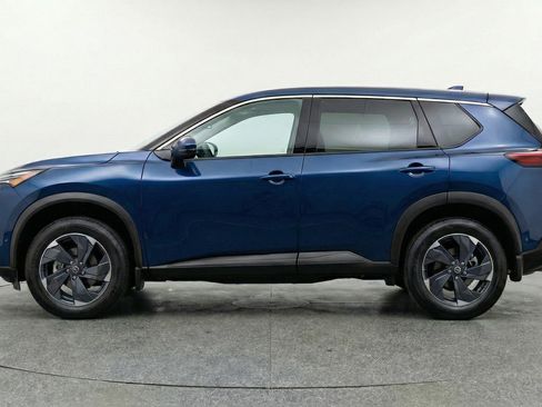 Used 2025 Nissan Rogue SV image 5
