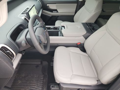 New 2026 Ford Expedition Active RWD image 13