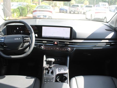 New 2026 Kia Sportage SX FWD image 25