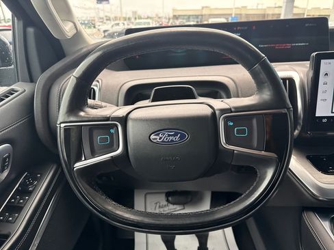 Used 2025 Ford Expedition Max Platinum AWD/4WD image 17