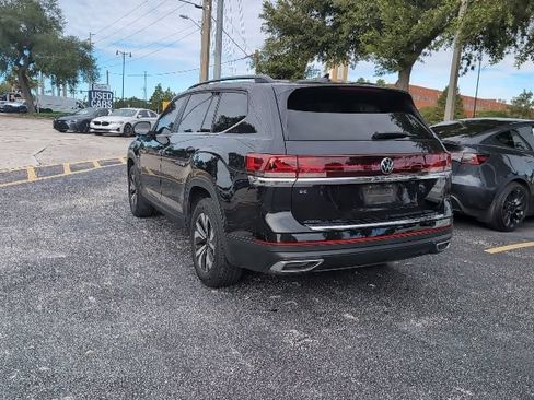 Used 2024 Volkswagen Atlas SE FWD image 4