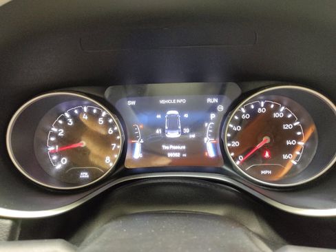 Used 2021 Jeep Compass Latitude FWD image 23