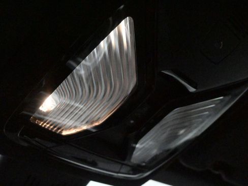 Used 2021 BMW X6 M50i w/ Premium Package image 8