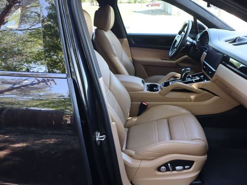 Used 2019 Porsche Cayenne S AWD/4WD image 22