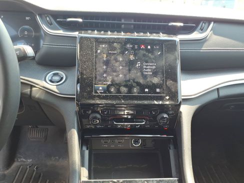 Used 2023 Jeep Grand Cherokee L Laredo w/ Luxury Tech Group I AWD/4WD image 10