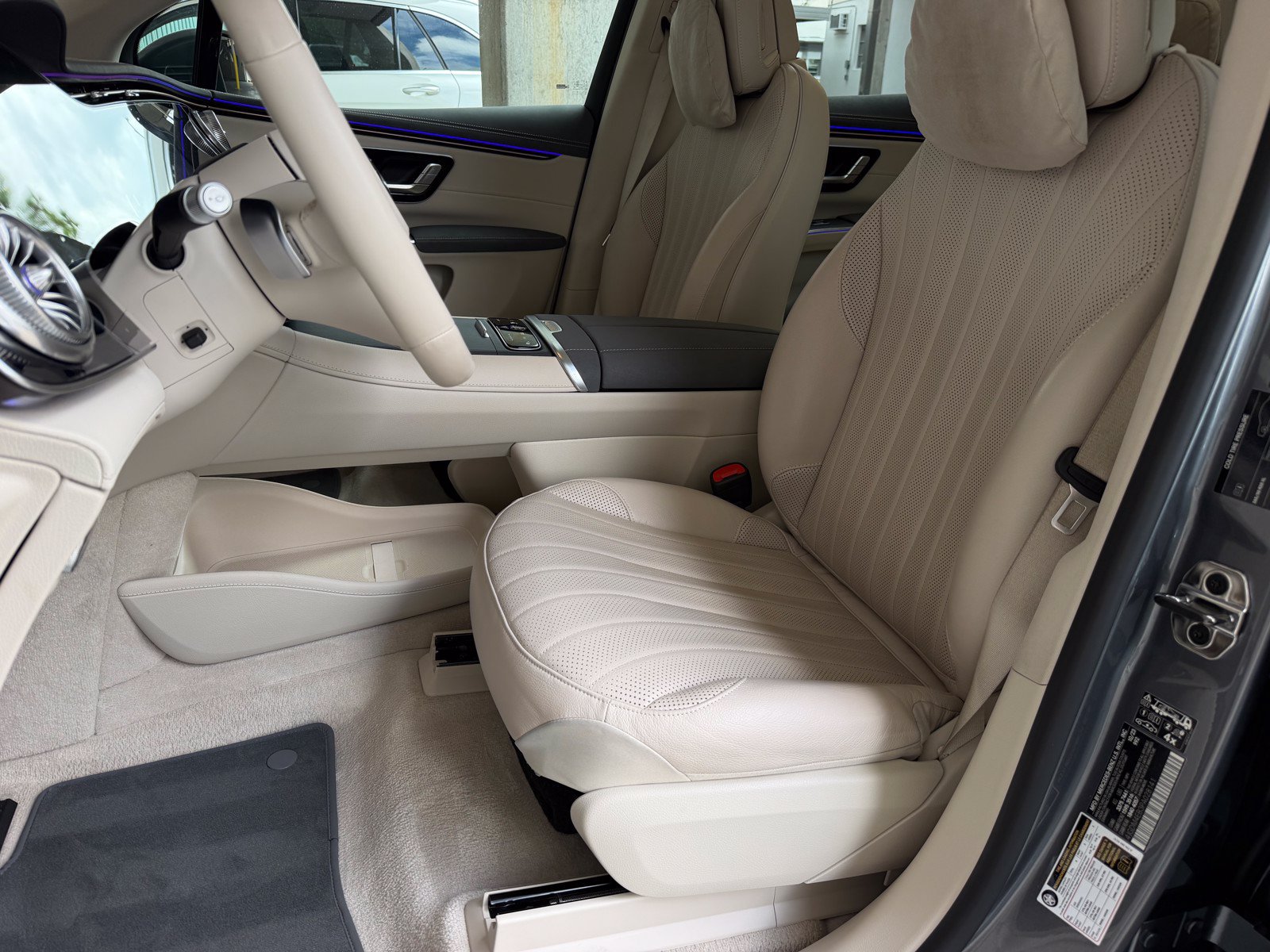 Used 2023 Mercedes-Benz EQS 580 4MATIC SUV image 11