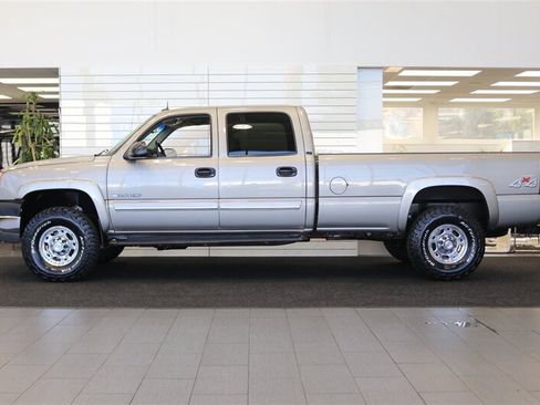 Used 2003 Chevrolet Silverado 2500 LT w/ Skid Plate Package AWD/4WD image 4
