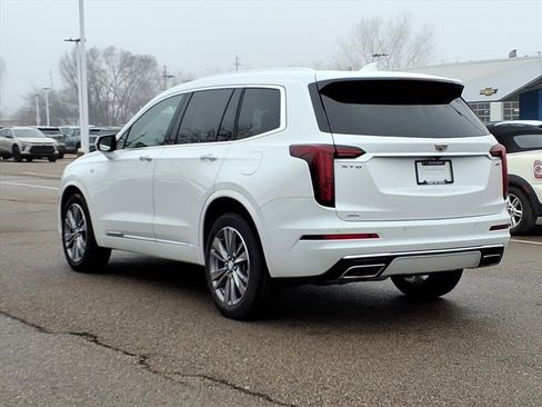 Used 2024 Cadillac XT6 Premium Luxury w/ LPO, Floor Liner Package image 7