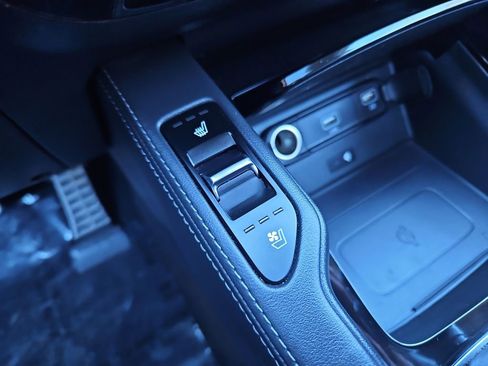 Used 2022 Kia Telluride SX w/ SX Prestige Package image 21