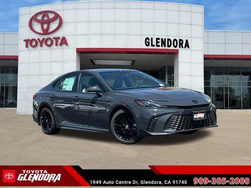 New 2026 Toyota Camry SE FWD image 1