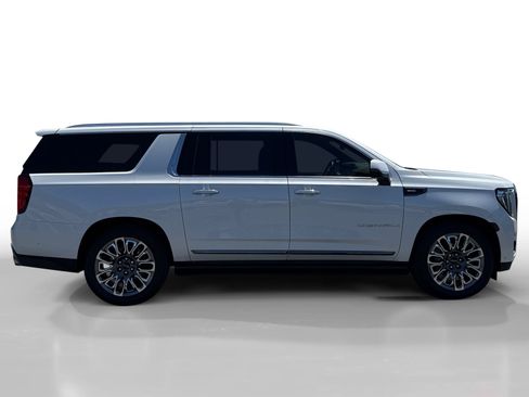 Used 2024 GMC Yukon XL Denali Ultimate AWD/4WD image 6