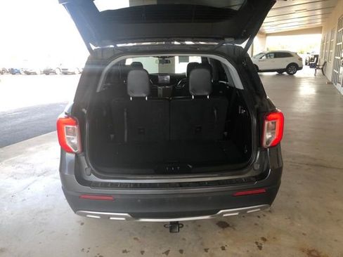 Used 2020 Ford Explorer XLT w/ Equipment Group 202A image 13
