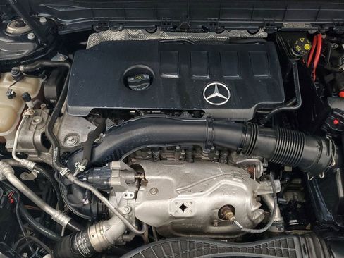 Used 2020 Mercedes-Benz GLB 250 4MATIC image 9
