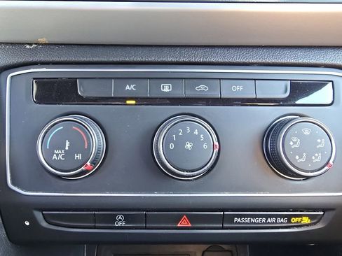 Used 2021 Volkswagen Atlas Cross Sport S image 29