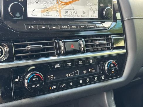 Used 2023 Nissan Pathfinder SL w/ Lighting Package (N92) FWD image 23