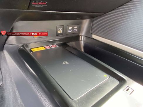 Used 2025 Toyota Camry SE image 22