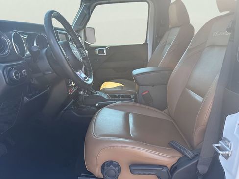 Used 2023 Jeep Wrangler Rubicon w/ LED Lighting Group AWD/4WD image 13
