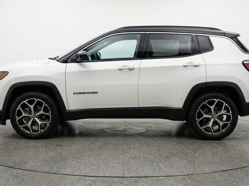 Used 2025 Jeep Compass Limited AWD/4WD image 5