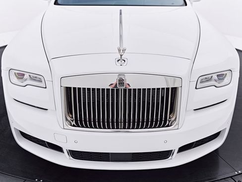 Used 2018 Rolls-Royce Ghost RWD image 21