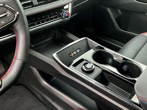 Used 2025 Chevrolet Equinox RS w/ Safety and Technology Package image 17