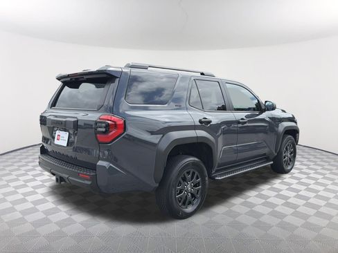 Used 2025 Toyota 4Runner SR5 AWD/4WD image 17