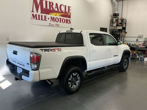 Used 2021 Toyota Tacoma TRD Off-Road AWD/4WD image 7
