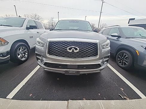 Used 2019 INFINITI QX80 Luxe image 3