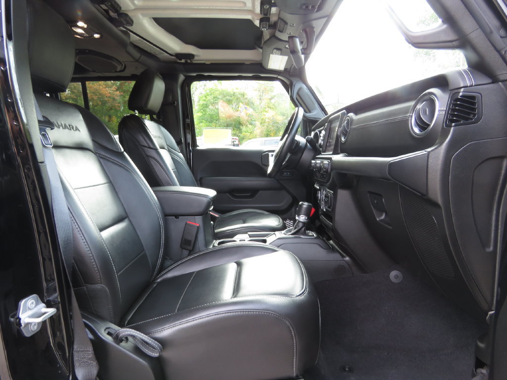 Used 2022 Jeep Wrangler Unlimited Sahara AWD/4WD image 13