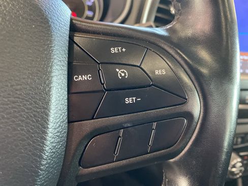 Used 2020 Jeep Cherokee Trailhawk w/ Comfort & Convenience Group image 21