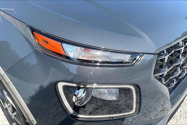 Used 2025 Hyundai Venue SEL FWD image 25
